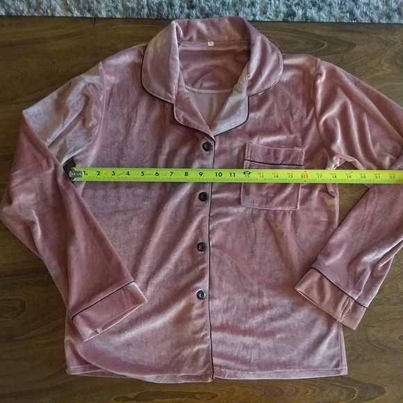 SHEIN Velvet Blush Pajamas ☺ 💤 Size Small - Picture 6 of 16